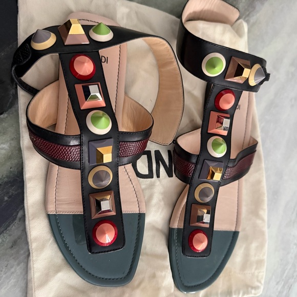 Fendi studded gladiator sandal - Picture 3 of 8